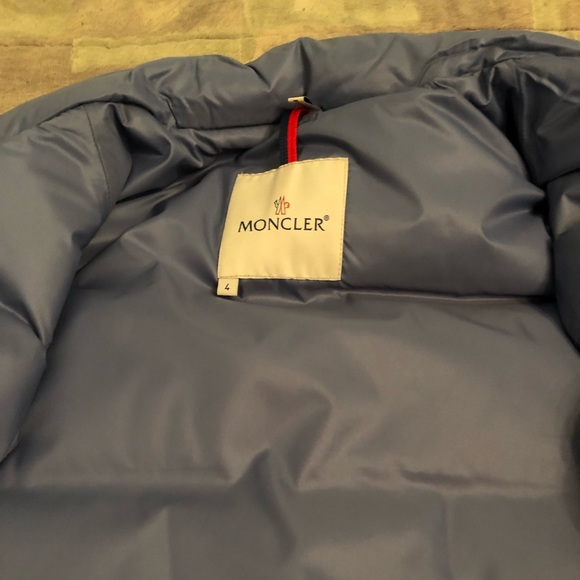 Moncler vest - Picture 8 of 8